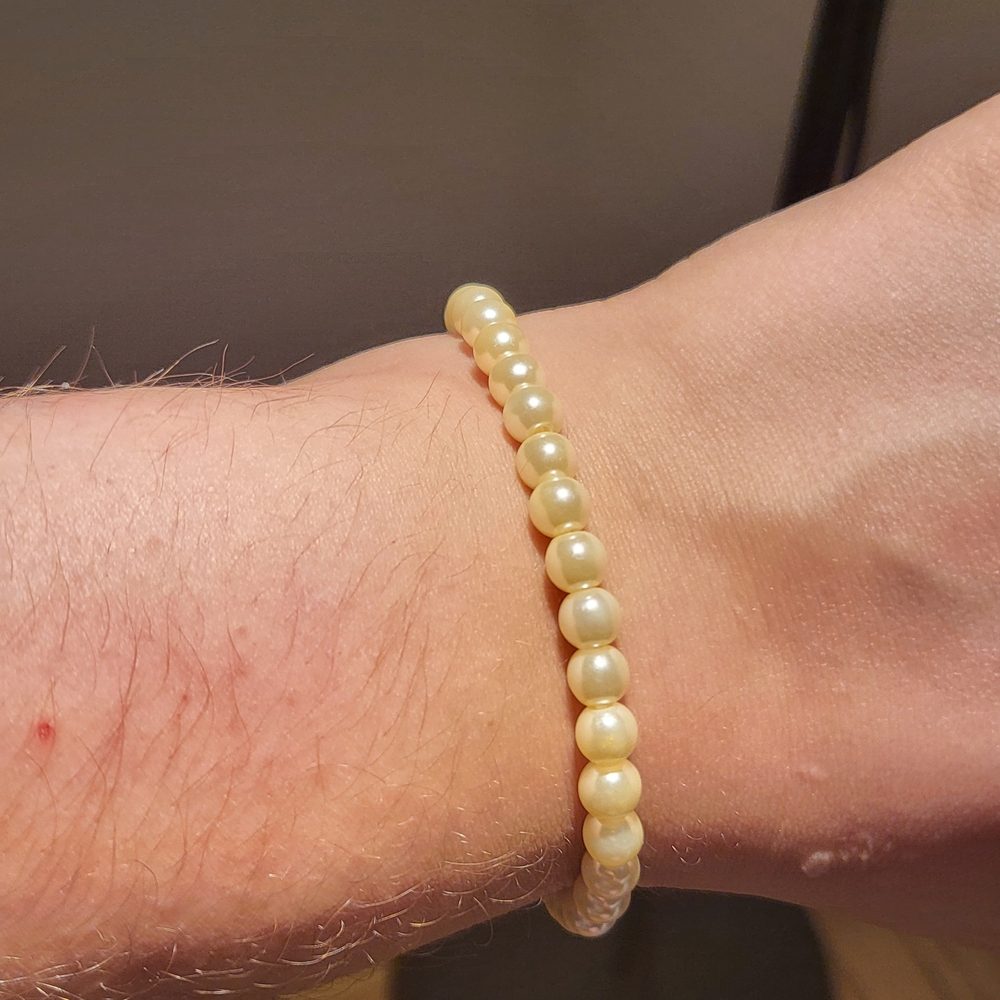 Elegant Cream Pearl Bracelet